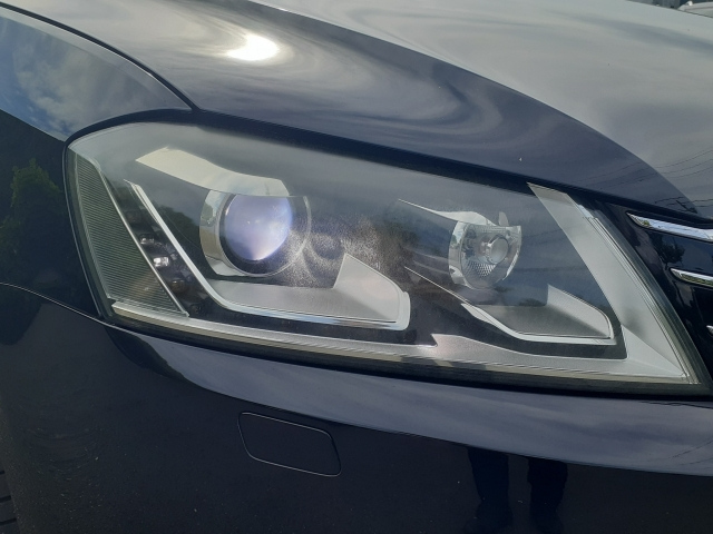 VOLKSWAGEN PASSAT VARIANT 2011