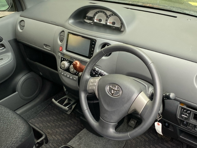 TOYOTA SIENTA 2015