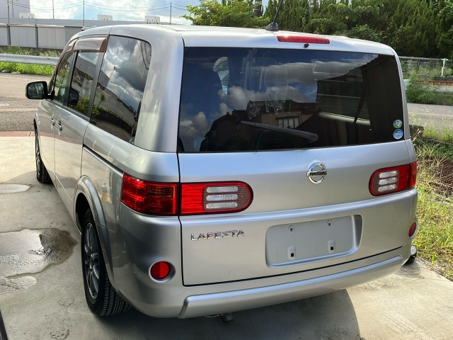 NISSAN LAFESTA 2011