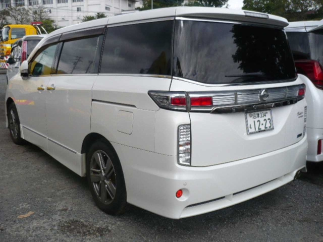 NISSAN ELGRAND 2011