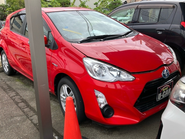 TOYOTA AQUA 2017