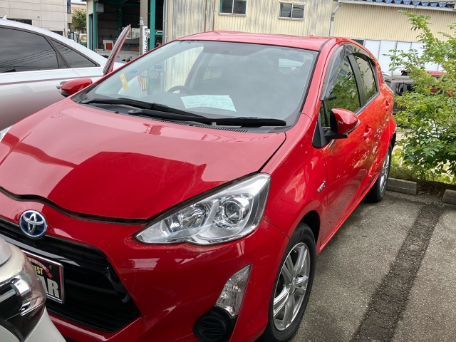 TOYOTA AQUA 2017