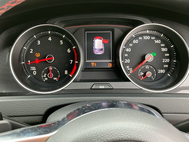 VOLKSWAGEN GOLF 2014