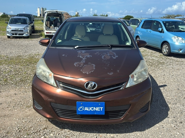 TOYOTA VITZ 2012