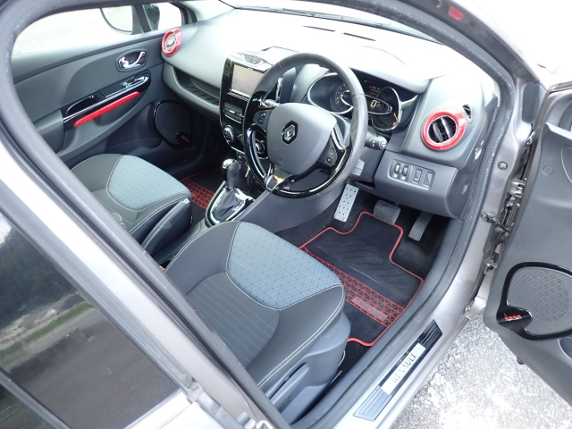 RENAULT LUTECIA 2014