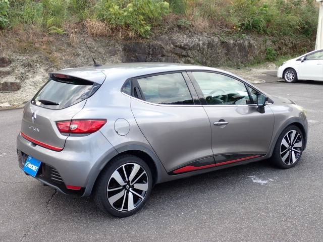 RENAULT LUTECIA 2014