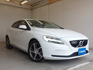 VOLVO V40 2018