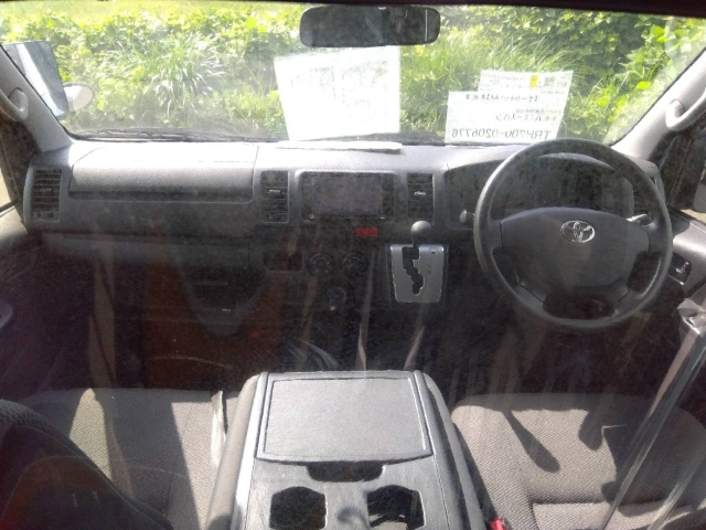 TOYOTA HIACE VAN 2014