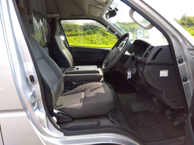 TOYOTA HIACE VAN 2014