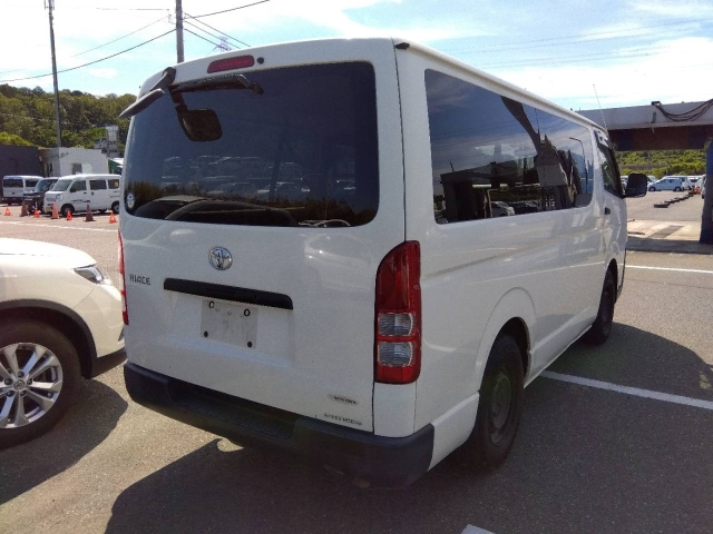 TOYOTA HIACE VAN 2017