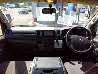 TOYOTA HIACE VAN 2017