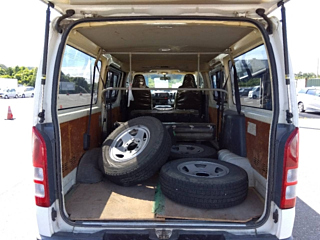 TOYOTA HIACE VAN 2017