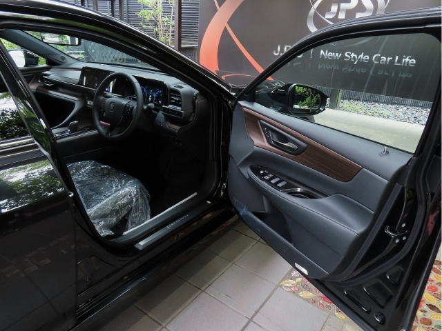 TOYOTA CROWN 2023