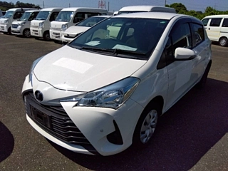 TOYOTA VITZ 2017