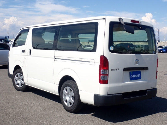 TOYOTA HIACE VAN 2020