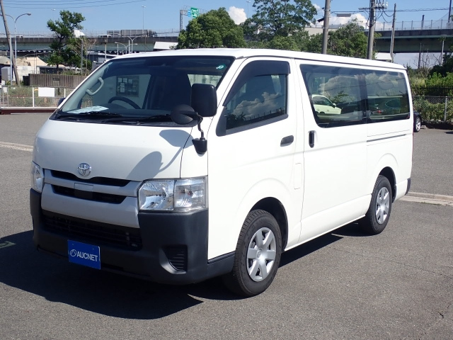 TOYOTA HIACE VAN 2020