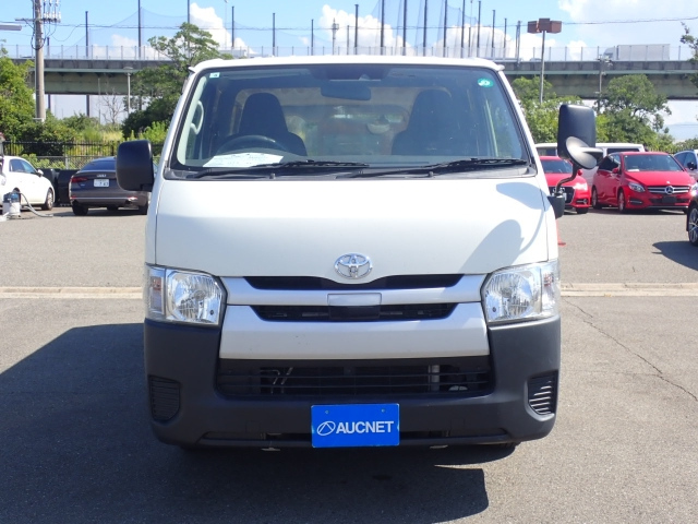 TOYOTA HIACE VAN 2020