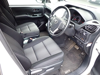 TOYOTA VOXY 2018