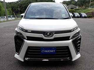 TOYOTA VOXY 2018