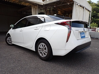 TOYOTA PRIUS 2018