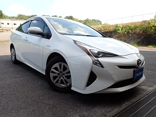 TOYOTA PRIUS 2018