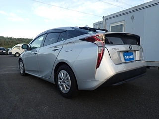 TOYOTA PRIUS 2017