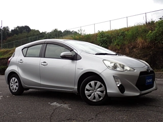 TOYOTA AQUA 2015