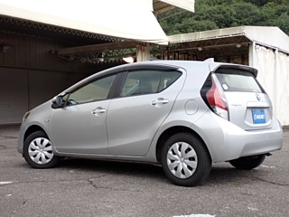 TOYOTA AQUA 2015