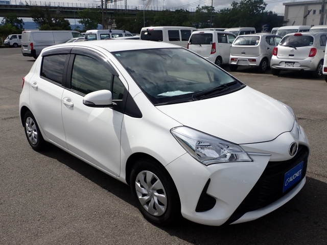 TOYOTA VITZ 2017