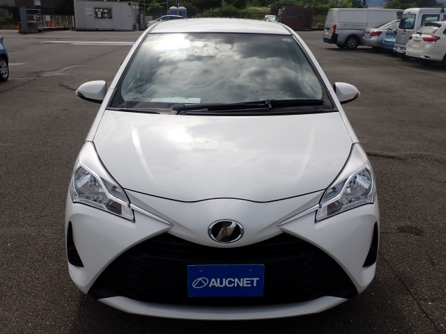 TOYOTA VITZ 2017