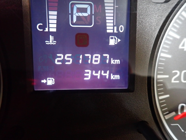 NISSAN CARAVAN VAN 2015