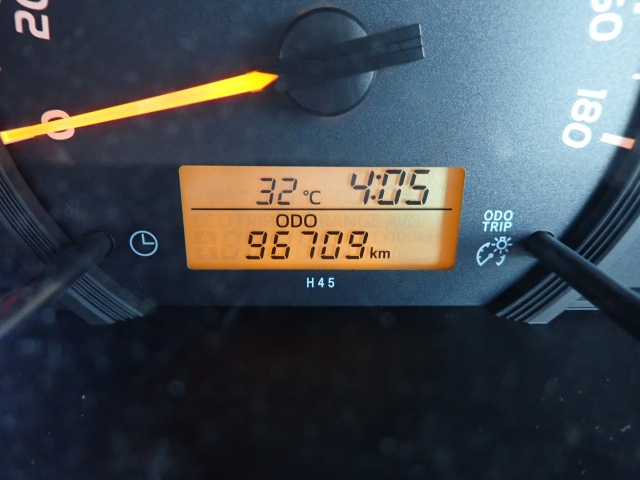 TOYOTA HIACE VAN 2015