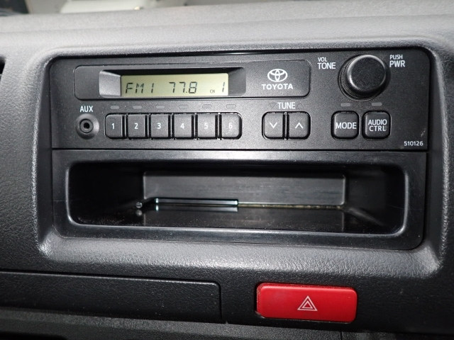 TOYOTA HIACE VAN 2015