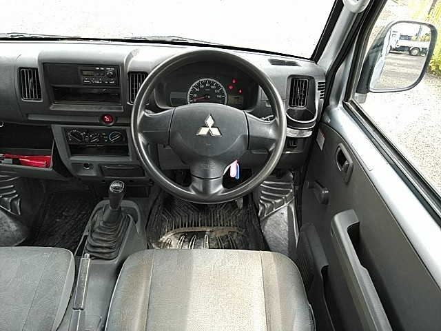 MITSUBISHI MINICAB VAN 2011