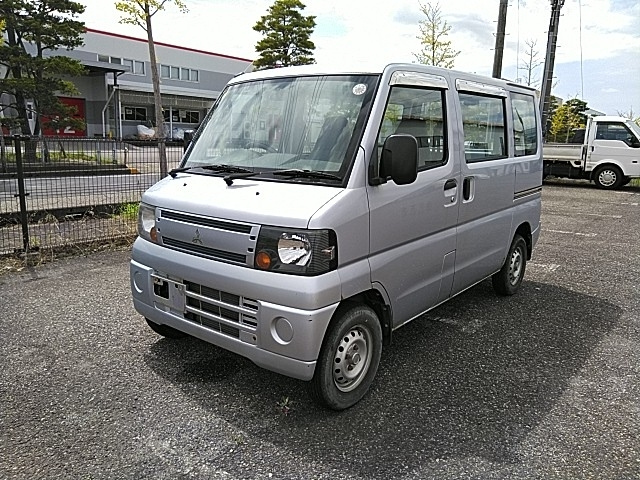 MITSUBISHI MINICAB VAN 2011