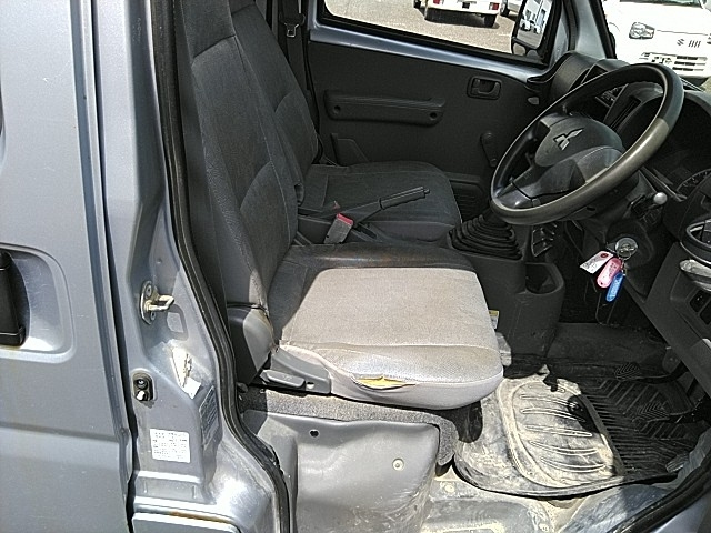 MITSUBISHI MINICAB VAN 2011