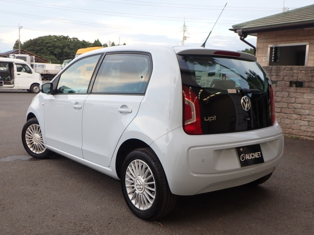VOLKSWAGEN UP 2013