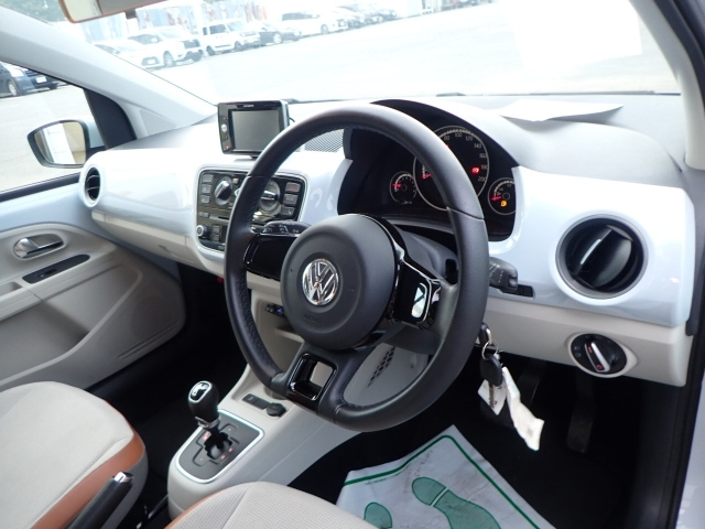 VOLKSWAGEN UP 2013