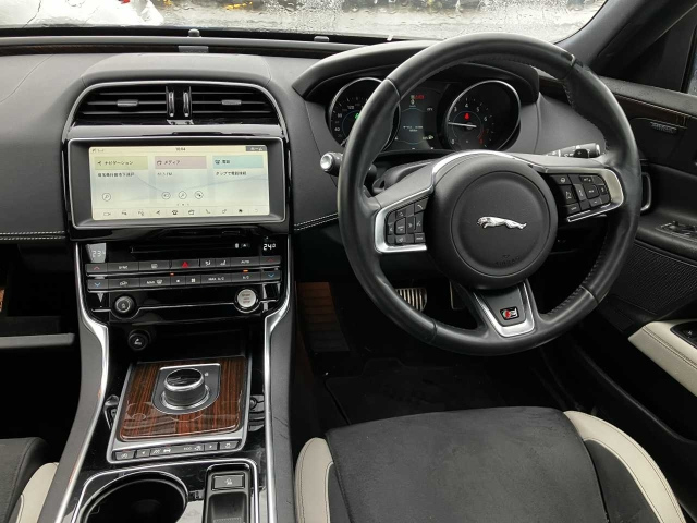 JAGUAR XE 2016