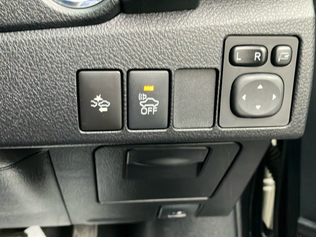TOYOTA AURIS 2017