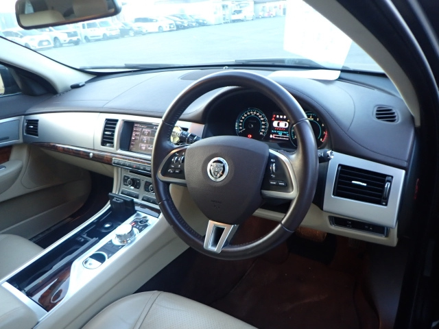 JAGUAR XF SERIES 2013
