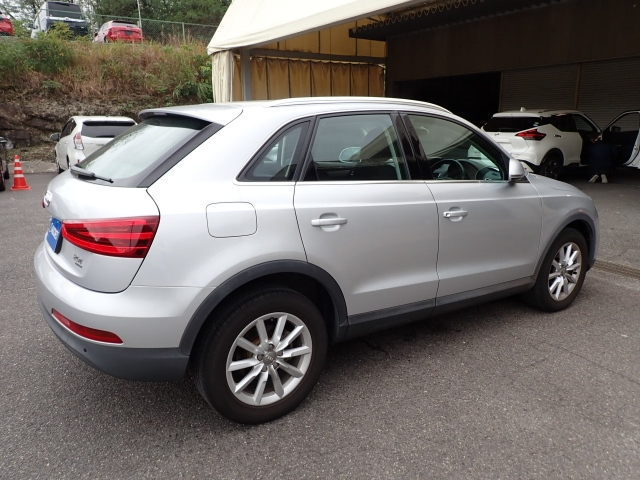 AUDI Q3 2012