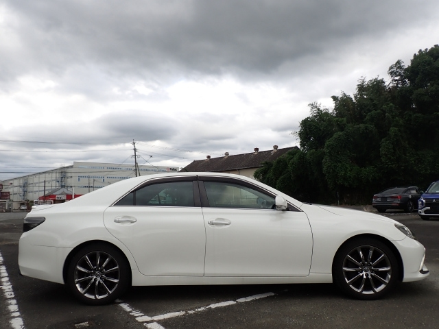 TOYOTA MARK X 2017