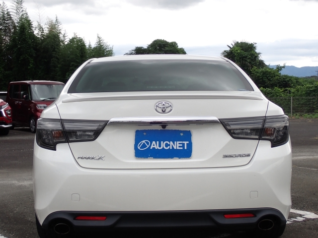 TOYOTA MARK X 2017