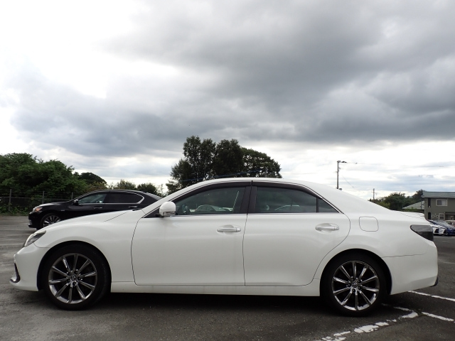 TOYOTA MARK X 2017