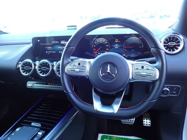 MERCEDES BENZ EQA 2022
