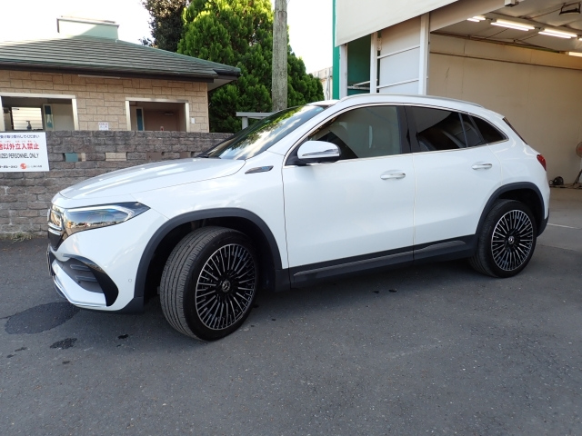 MERCEDES BENZ EQA 2022