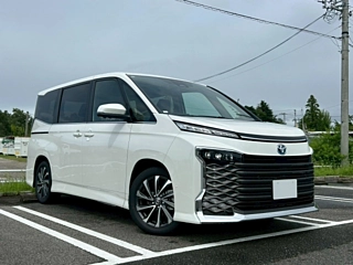 TOYOTA VOXY 2025