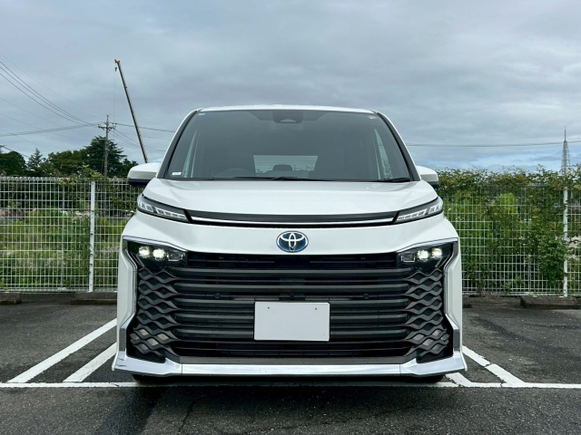 TOYOTA VOXY 2025