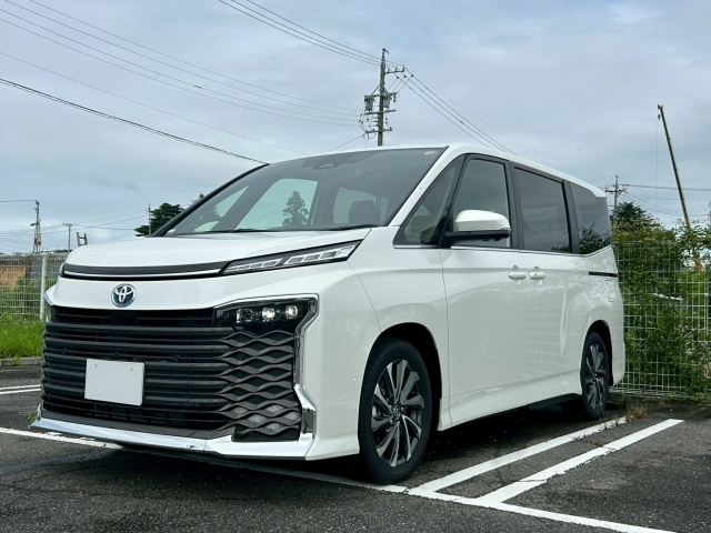 TOYOTA VOXY 2025